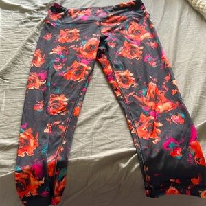 90 Degree by Reflex Black With Bright Floral Pattern size Medium